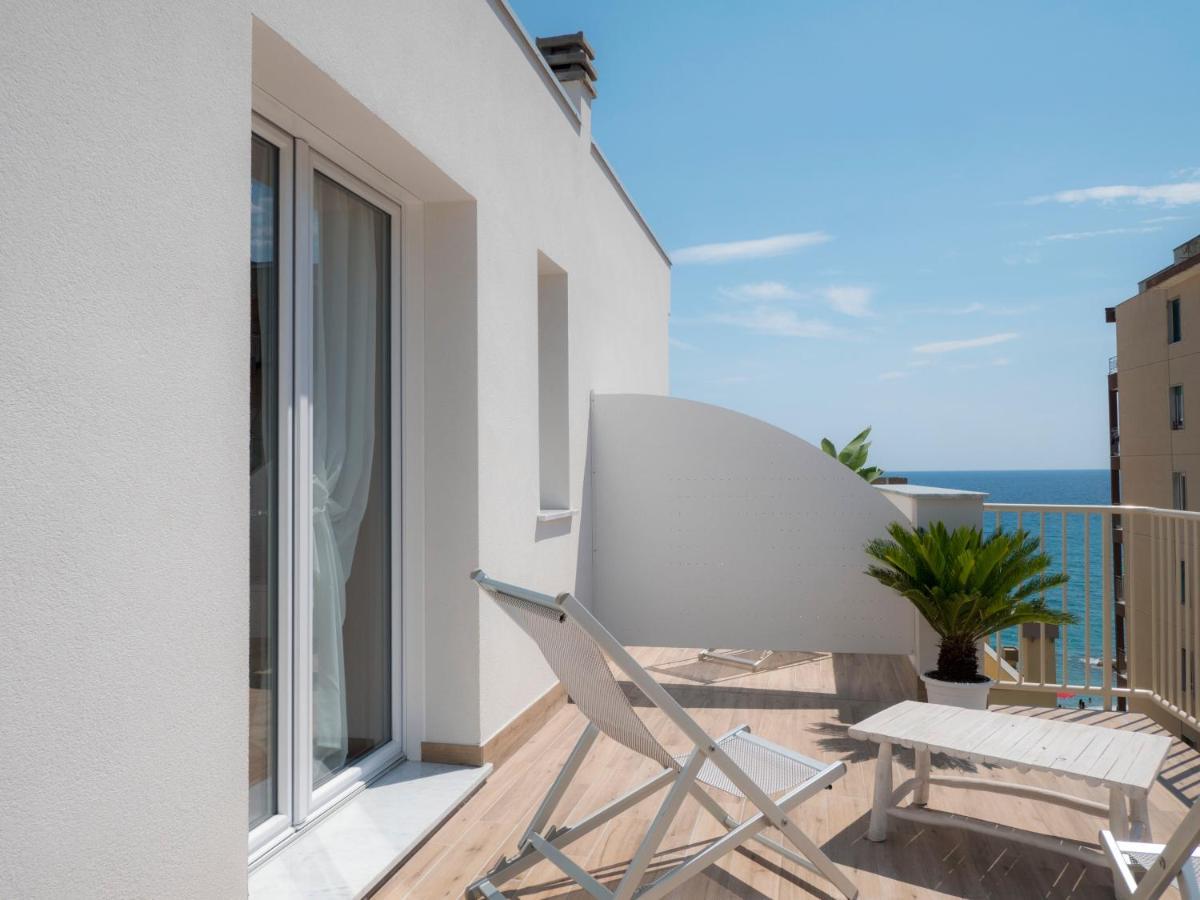 Hotel Continental Pietra Ligure Ngoại thất bức ảnh