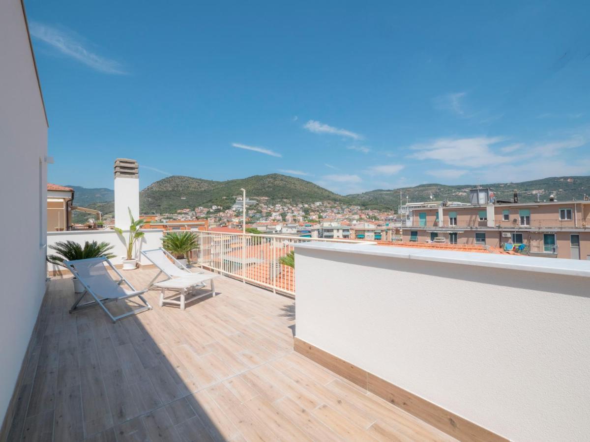 Hotel Continental Pietra Ligure Ngoại thất bức ảnh