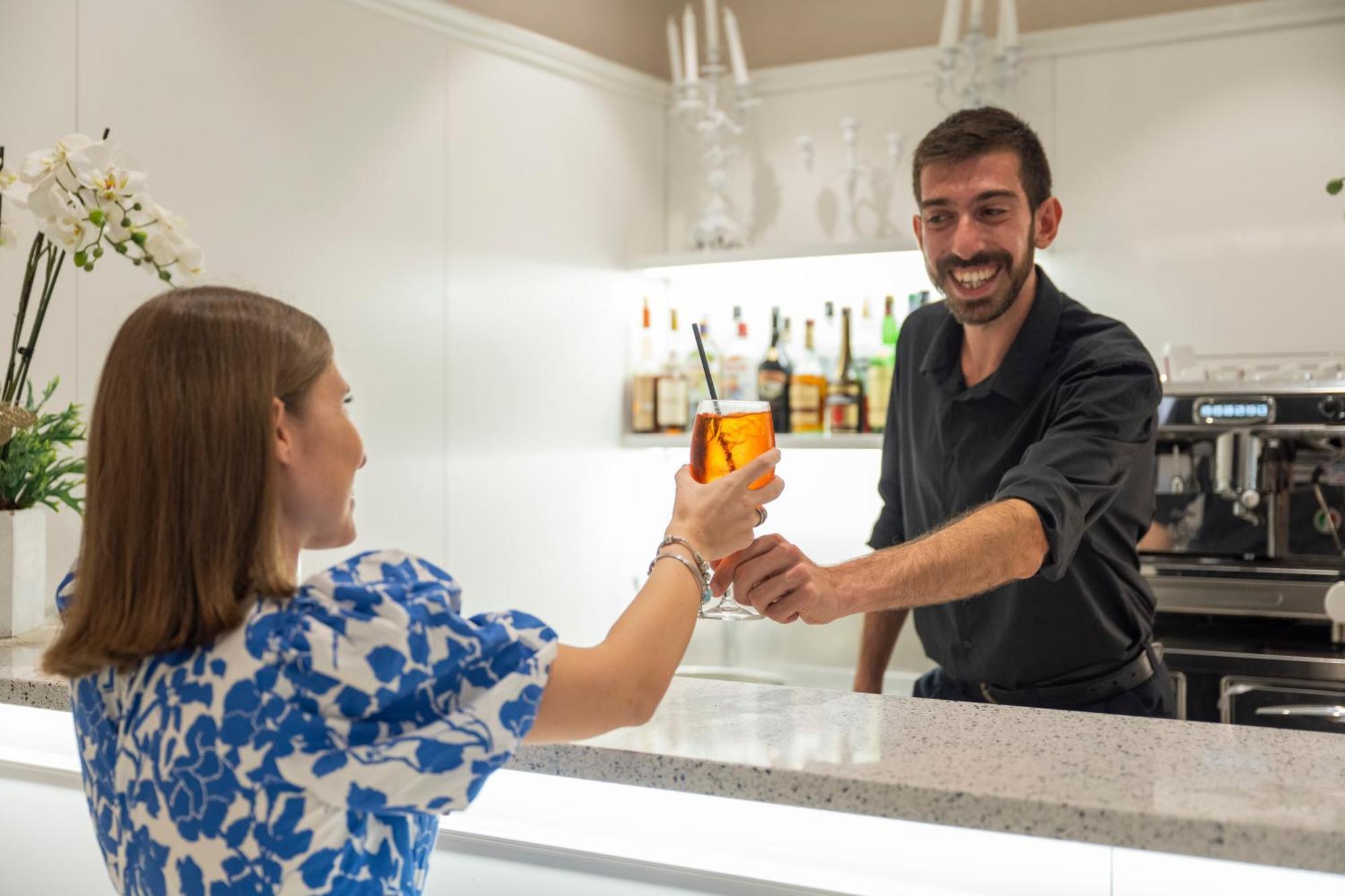 Hotel Continental Pietra Ligure Ngoại thất bức ảnh