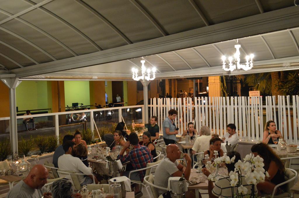 Hotel Continental Pietra Ligure Ngoại thất bức ảnh