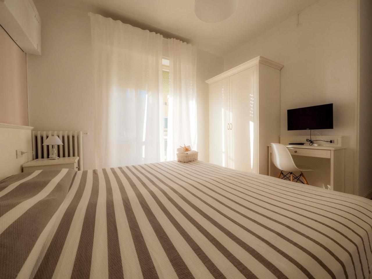 Hotel Continental Pietra Ligure Ngoại thất bức ảnh