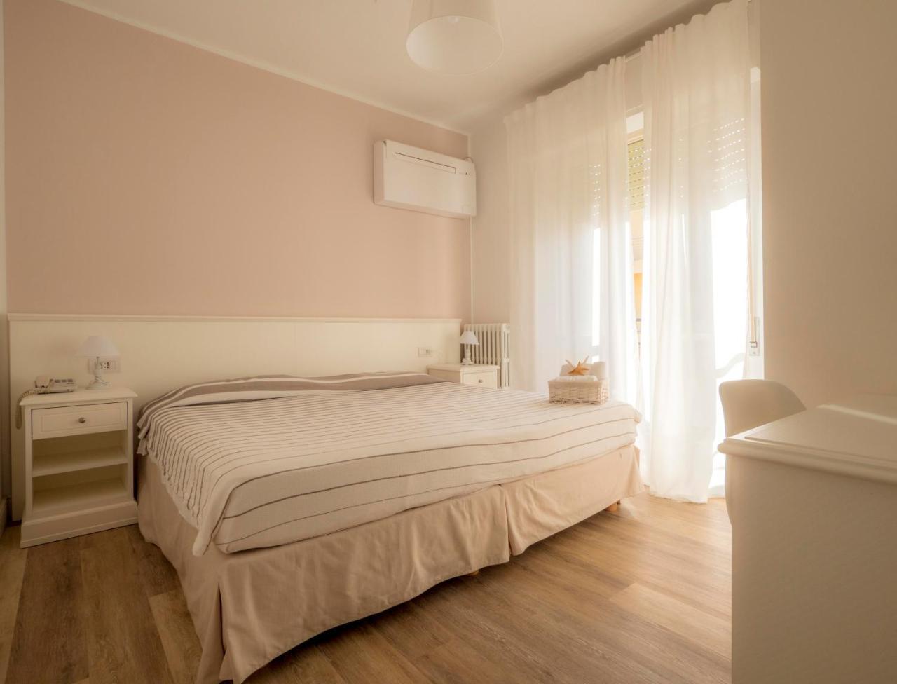 Hotel Continental Pietra Ligure Ngoại thất bức ảnh