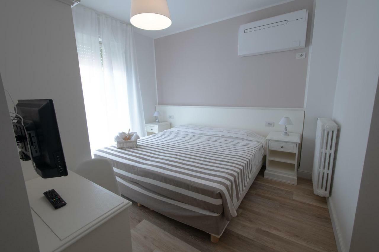 Hotel Continental Pietra Ligure Ngoại thất bức ảnh